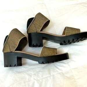 Gold Stretchy Band Shoes size 8
